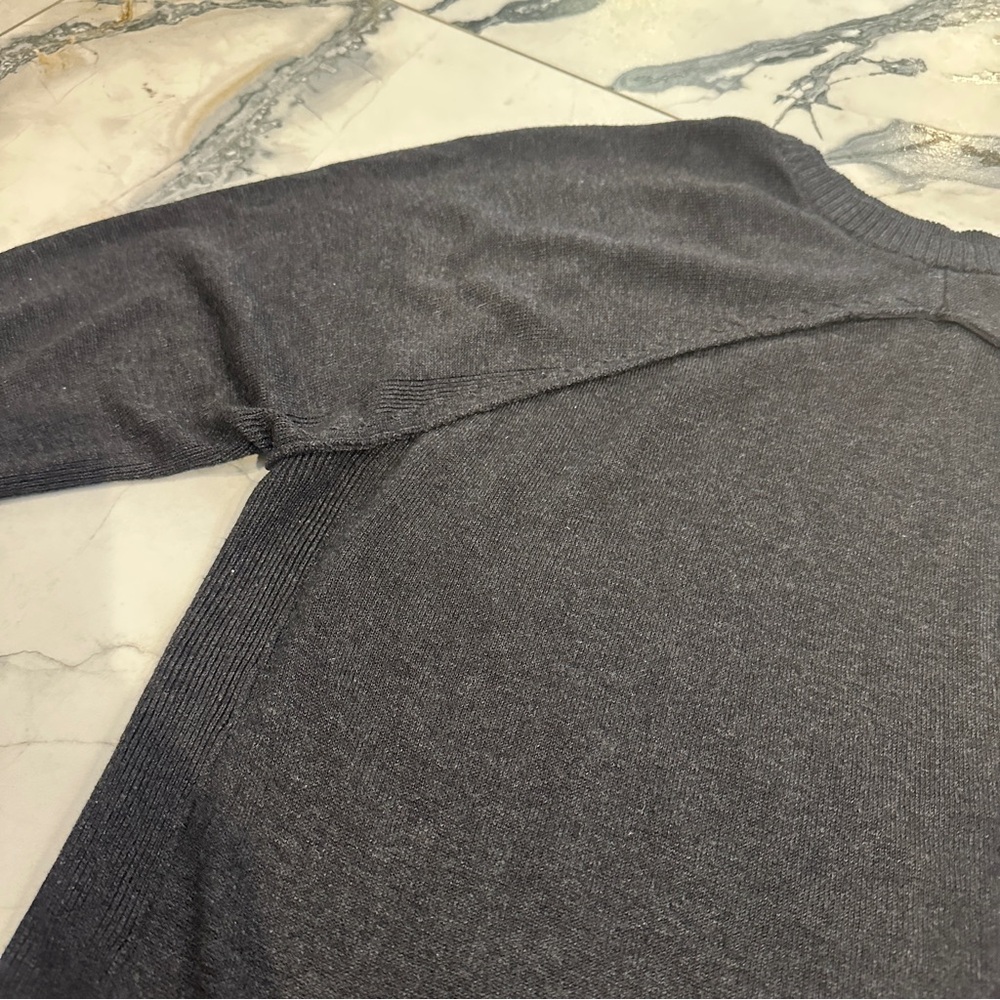 Lululemon | 8 | Black Knit Raglan Crew Neck Long Sleeve Thumbhole Top - Picture 5 of 10